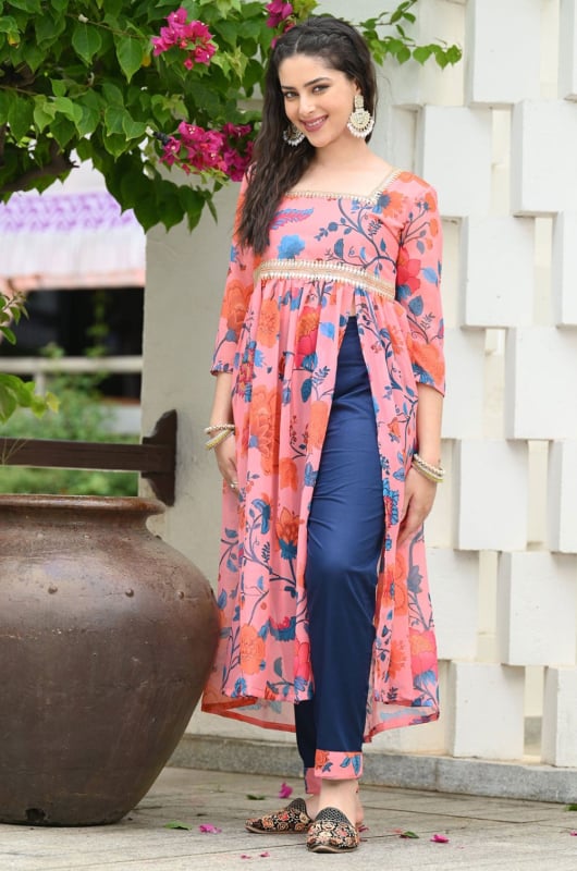 Gajri Pink Readymade Georgette Kurta