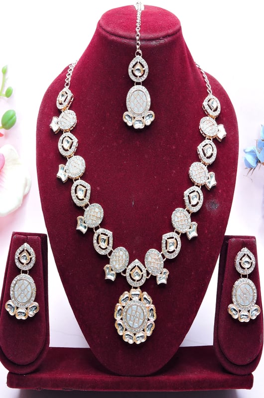 White Stone Studded Neckalce Set