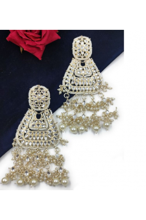 Kundan Stones and Pearls Studded Earrings