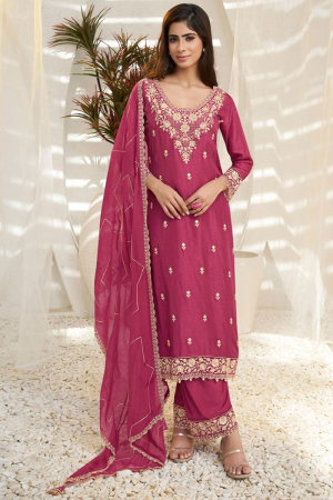 Gajari Pink Kurta Suit Set with Floral and Geometric Pattern Thread Work 