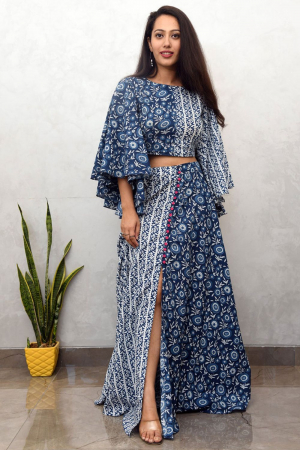 Indo-Western Dresses: Fusion for the Upcoming Wedding Season – TradeUNO  Fabrics