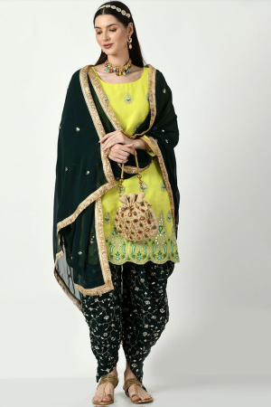 Latest Patiala Salwar Suits For Punjabi Look | by Komal Sharma | Medium