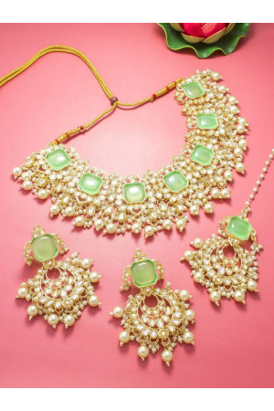 Green and White Kundan Pearls Studded Necklace