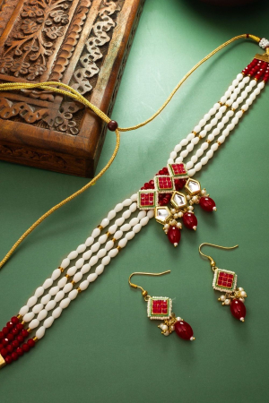 Multicolor Stones Studded Necklace Set