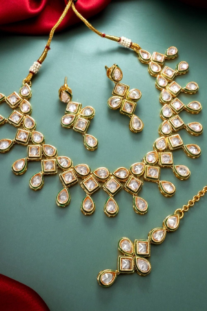 White Kundan Studded Gold Plated Necklace