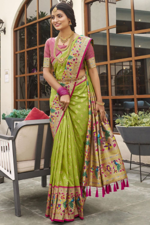 Parrot Green Kanchipuram Silk Weaving Saree