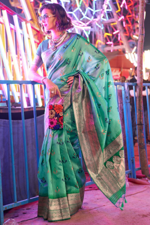 Turquoise Hand Woven Contrast Pallu Border Silk Saree
