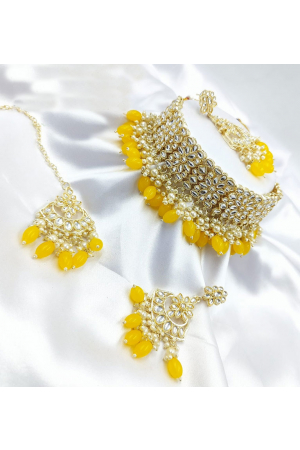 Yellow Kundan Studded Necklace Set