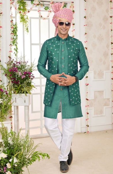 Emerald Green Art Banarasi Silk Kurta Set with Jacket