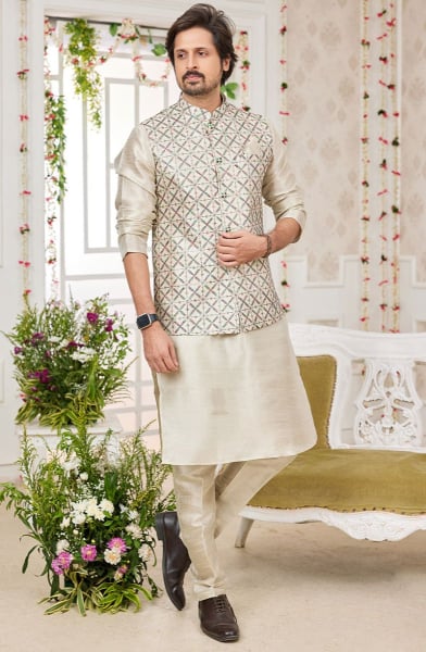 Ivory Art Banarasi Silk Kurta Set with Jacket
