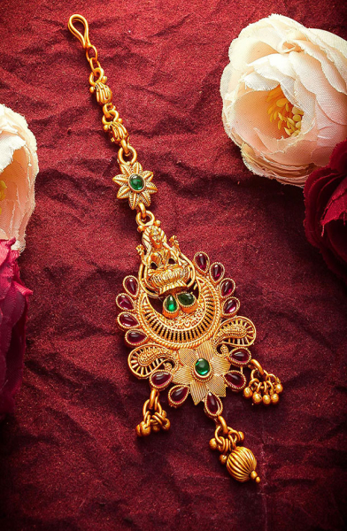 Gold Plated Studded Maang Tikka