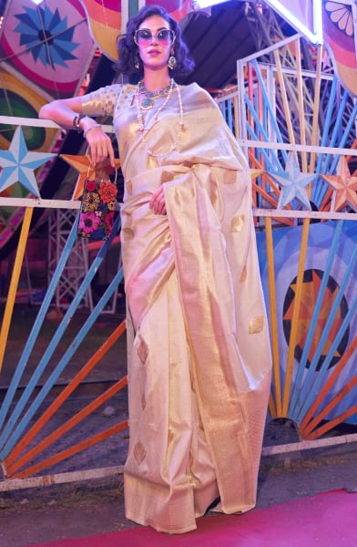 Off White Handloom Weaving Silk Saree